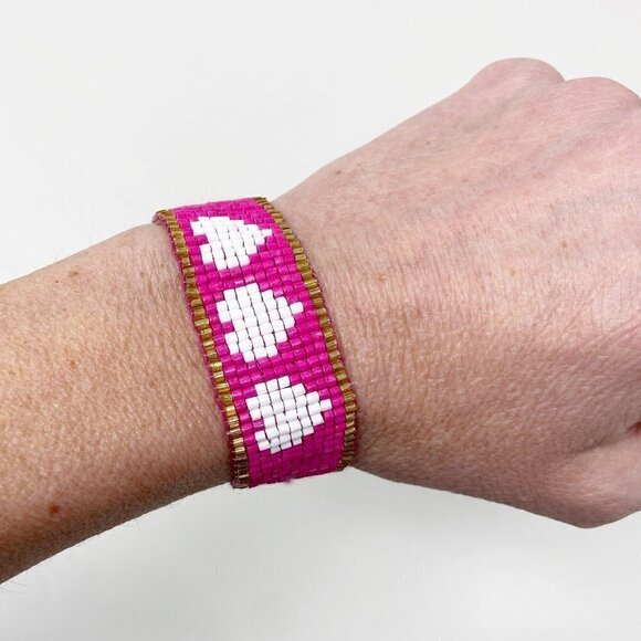 Hot Pink Seed Bead Adjustable Cinch Hearts Bracelet - Picture 4 of 7
